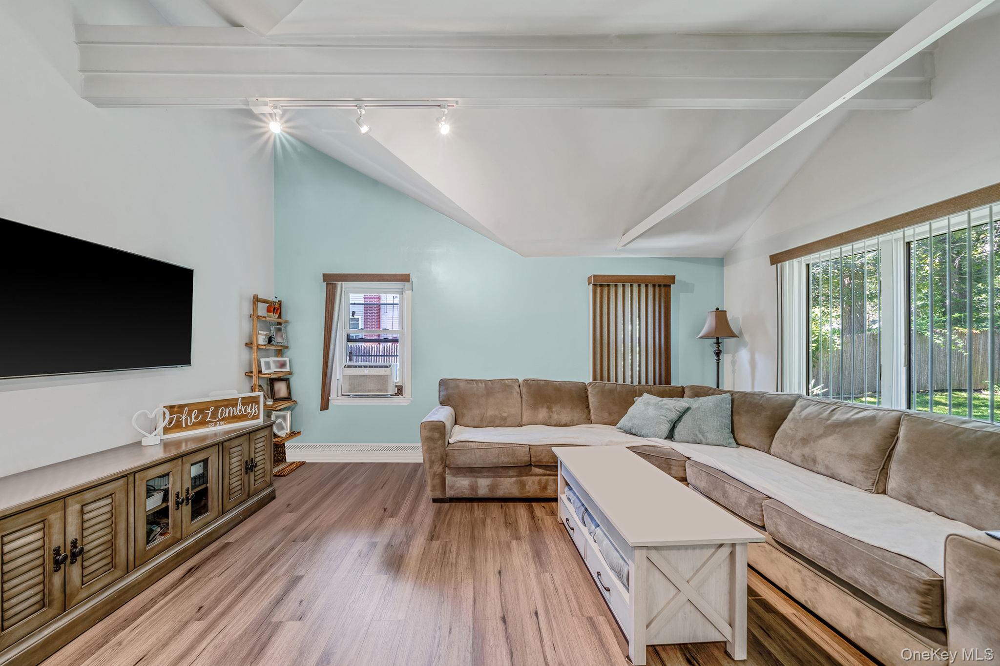 10 Community Road, Coram, NY 11727