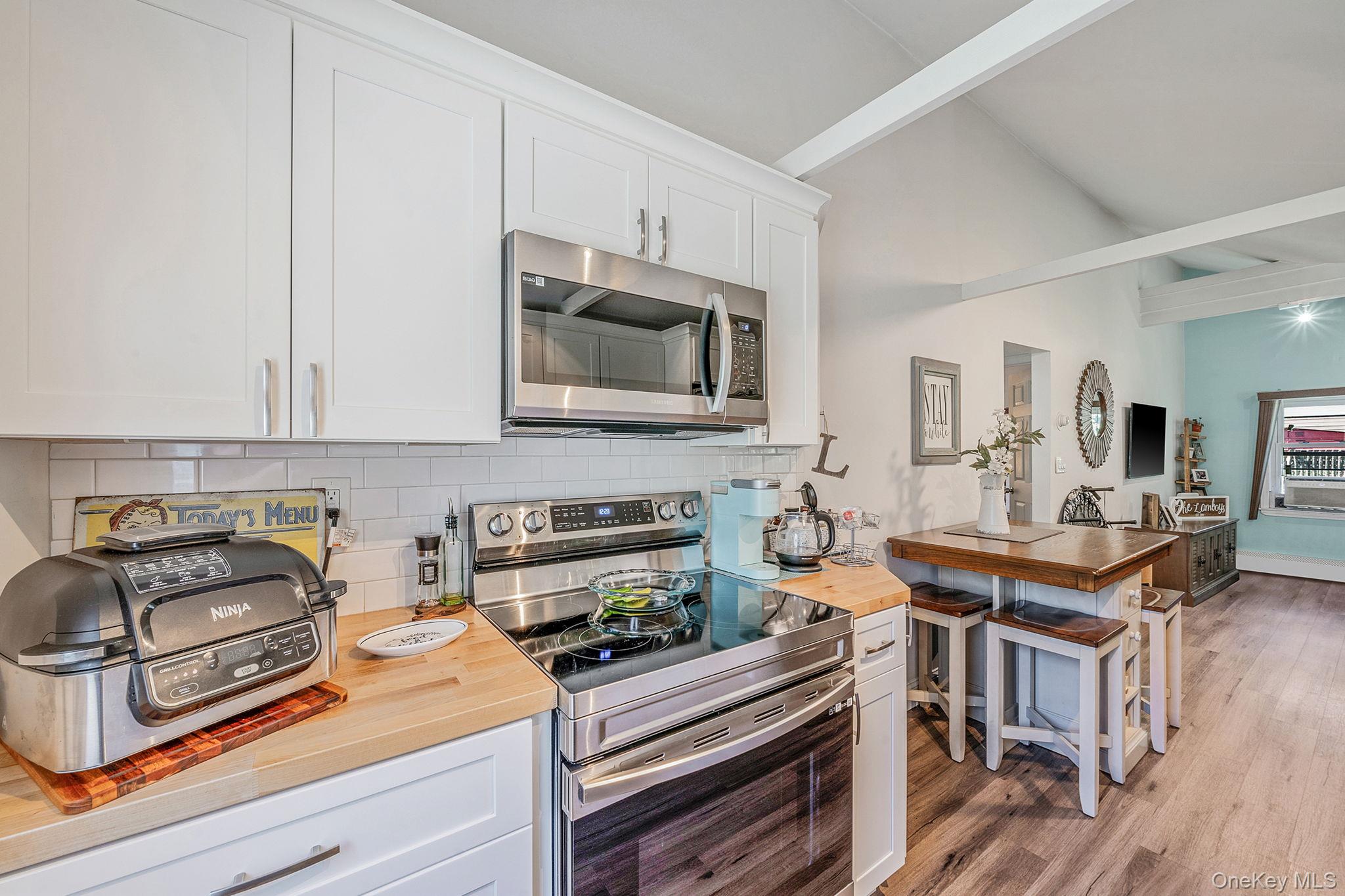 10 Community Road, Coram, NY 11727