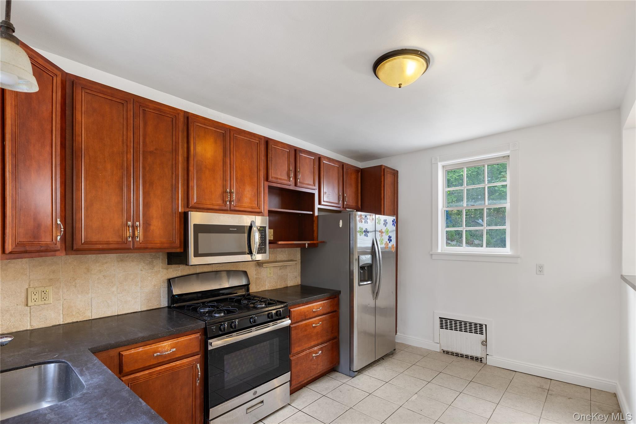 15 Desmond Avenue, Bronxville, NY 10708