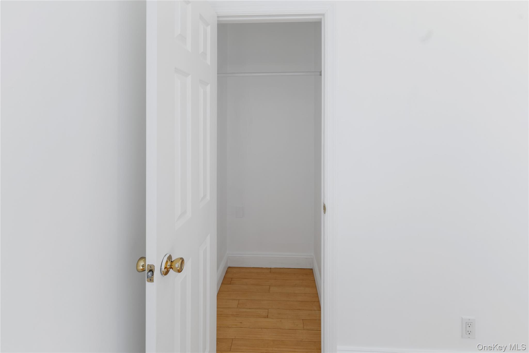 15 Desmond Avenue, Bronxville, NY 10708