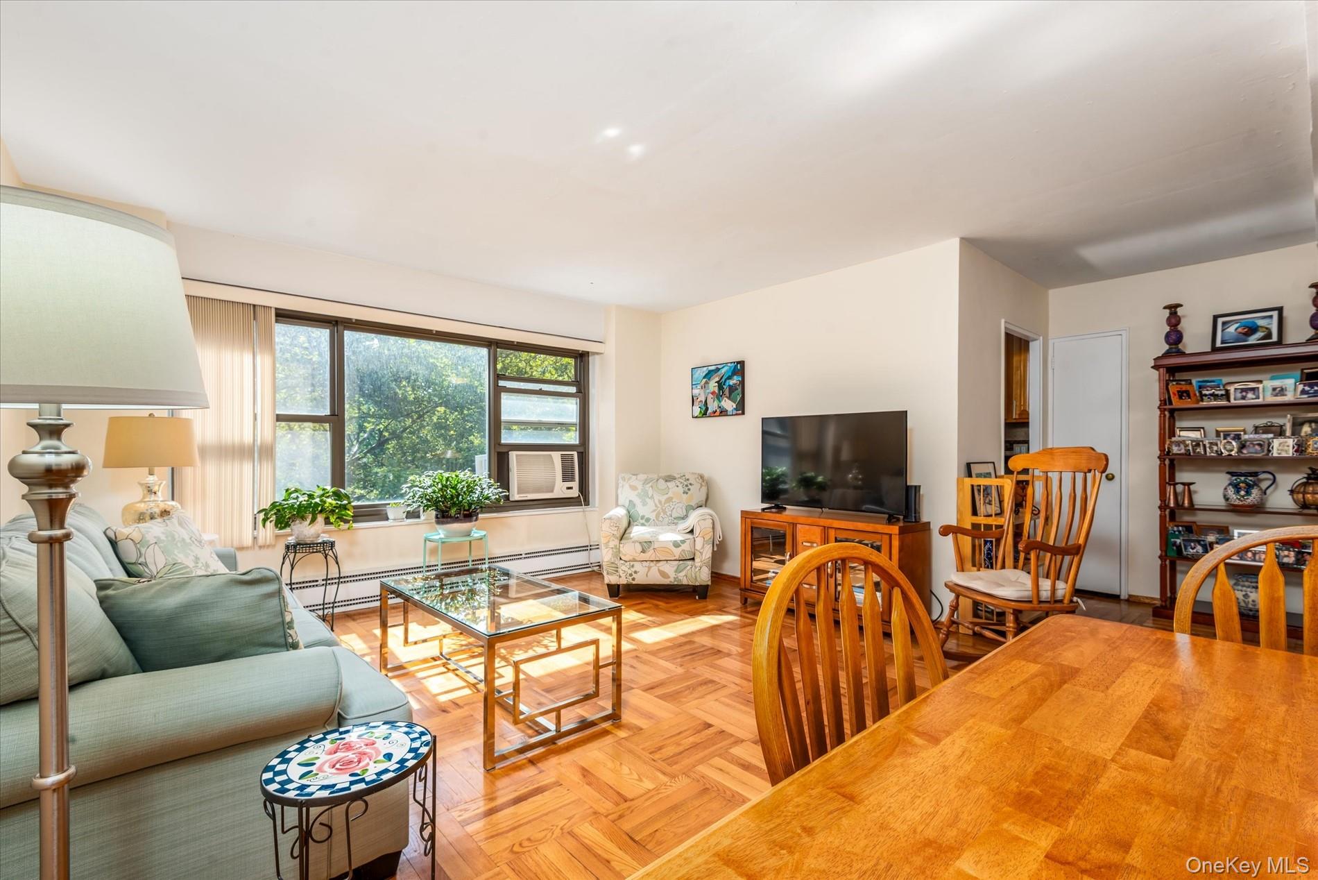 21-66 33rd Road # 4D, Astoria, NY 11106