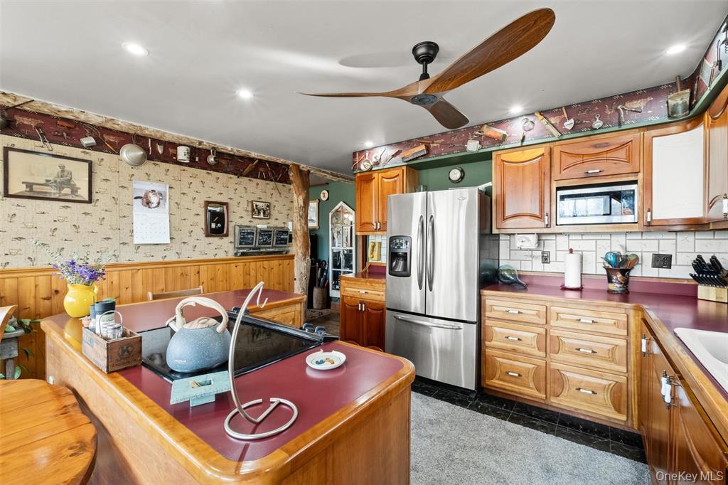 86 State Route 32 S, New Paltz, NY 12561