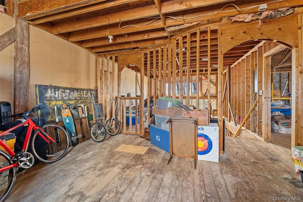 86 State Route 32 S, New Paltz, NY 12561