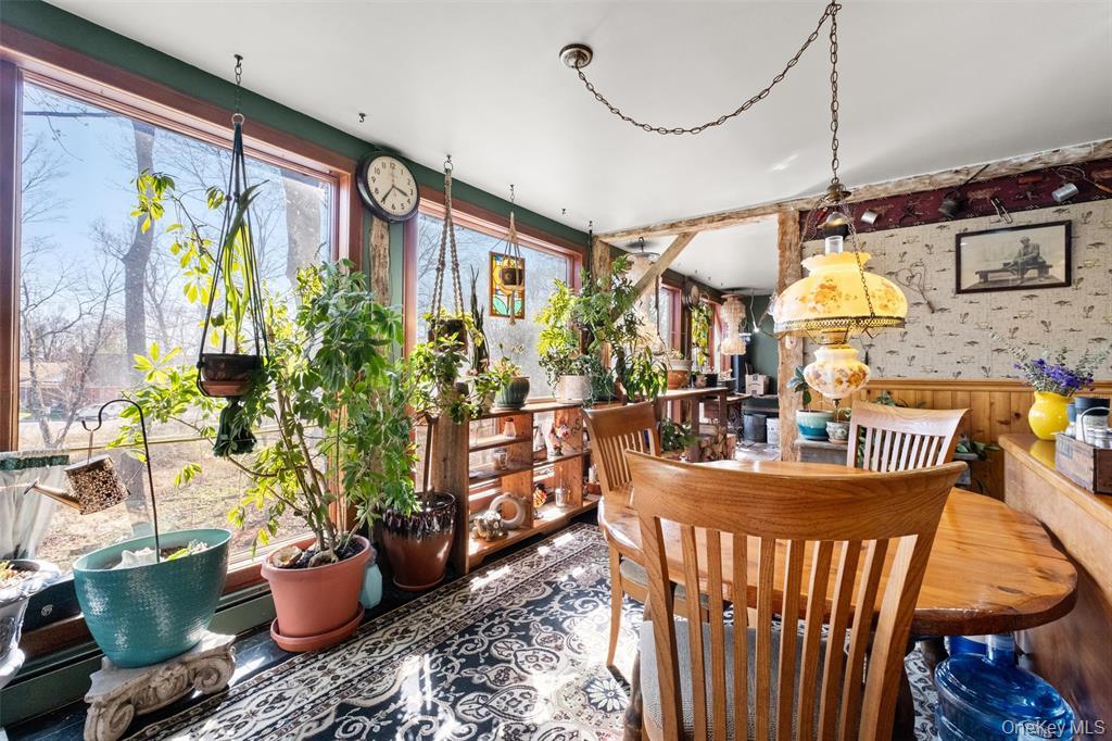 86 State Route 32 S, New Paltz, NY 12561