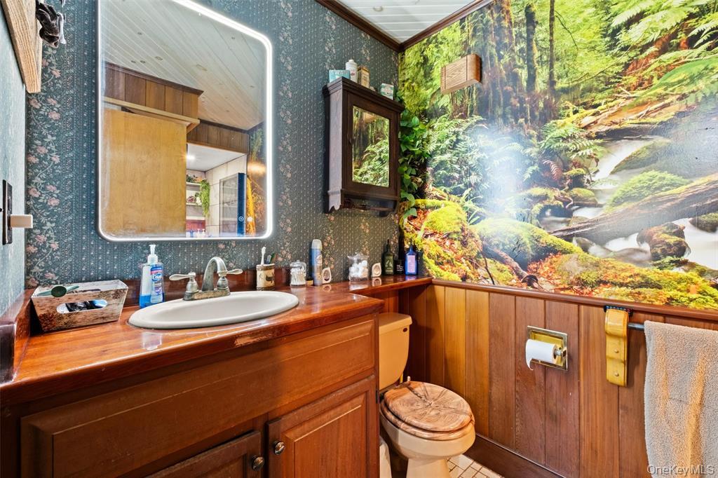 86 State Route 32 S, New Paltz, NY 12561