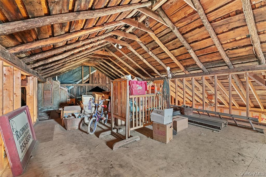 86 State Route 32 S, New Paltz, NY 12561