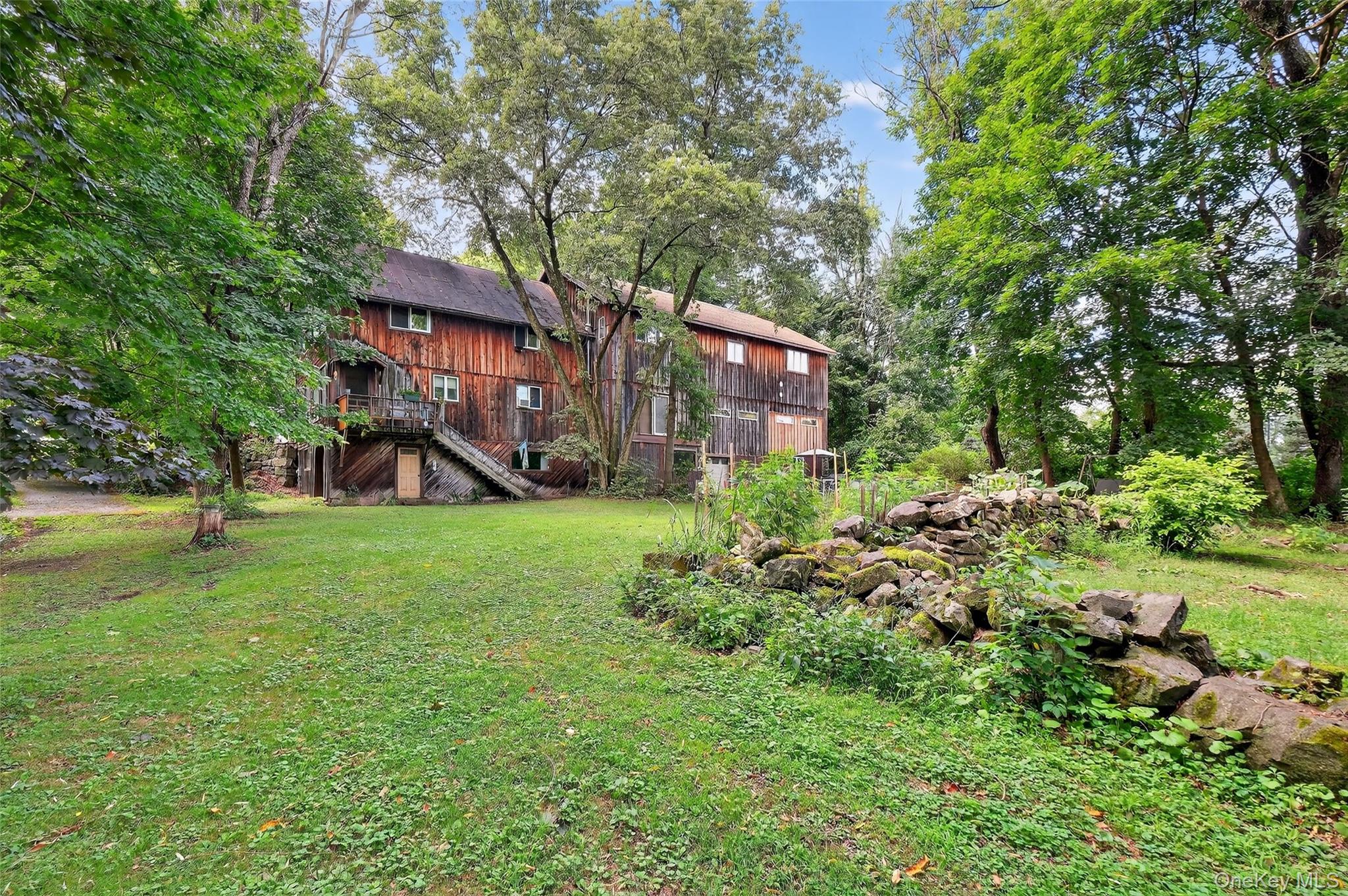 86 State Route 32 S, New Paltz, NY 12561