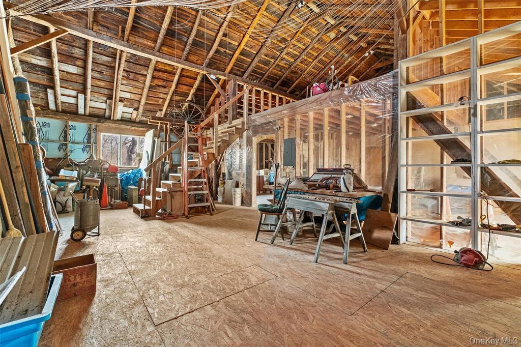 86 State Route 32 S, New Paltz, NY 12561