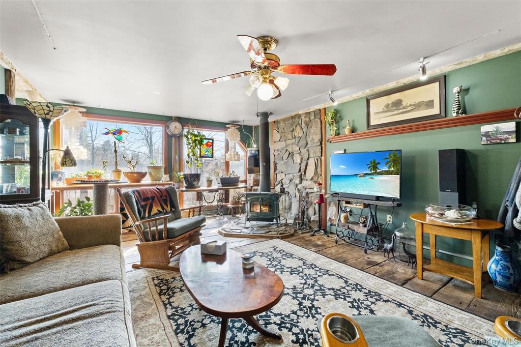 86 State Route 32 S, New Paltz, NY 12561