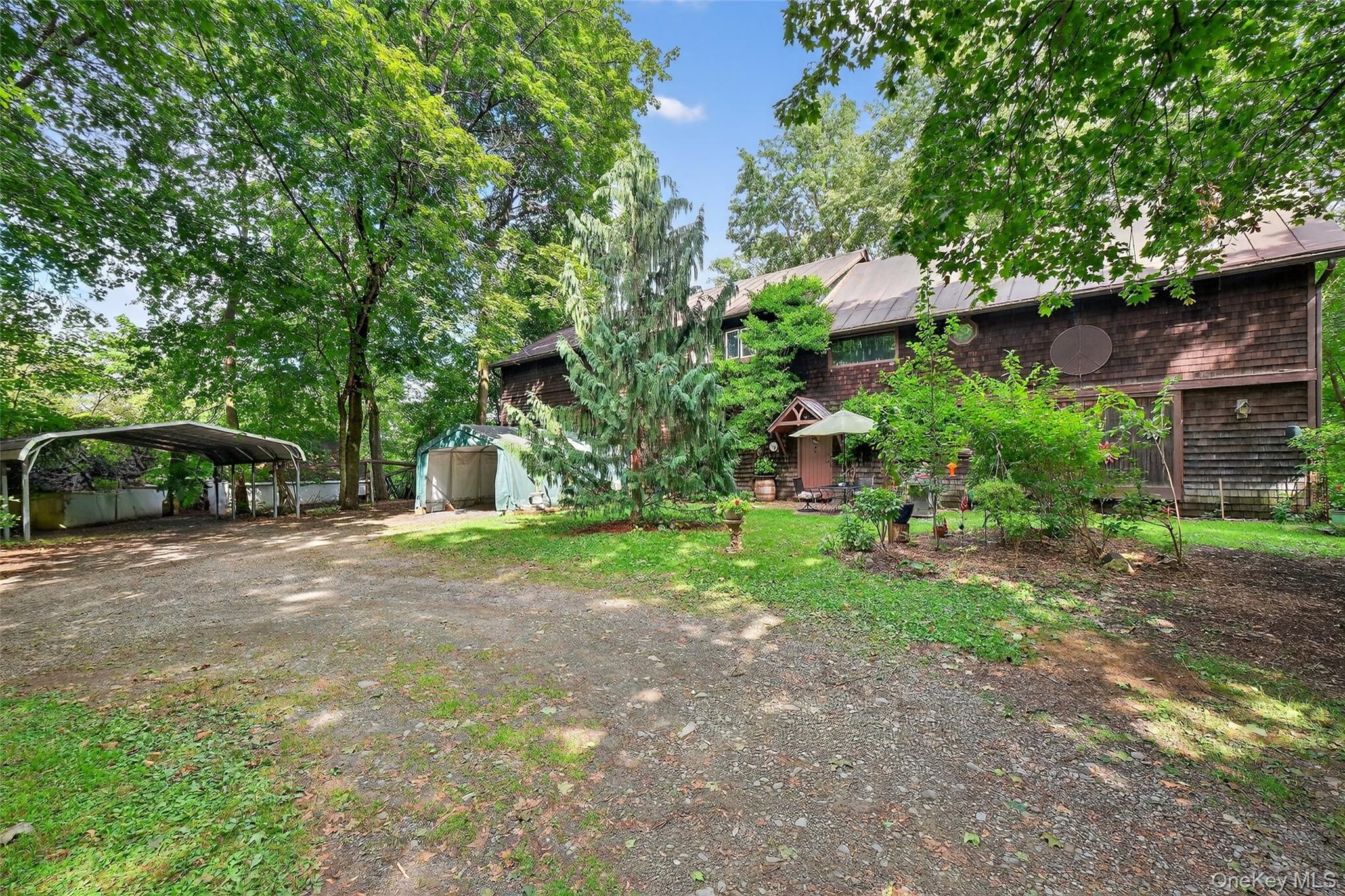 86 State Route 32 S, New Paltz, NY 12561
