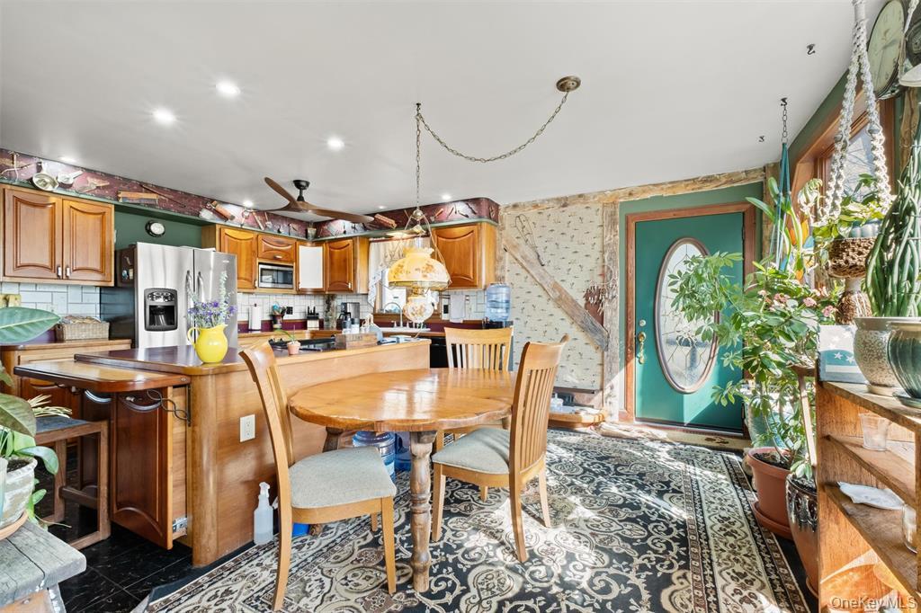 86 State Route 32 S, New Paltz, NY 12561