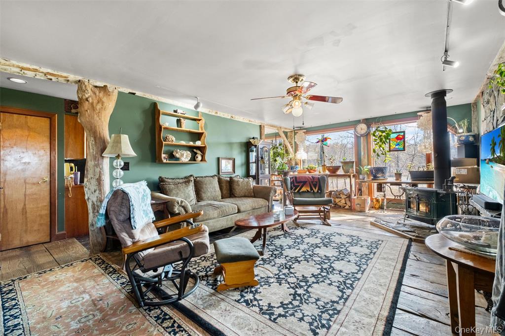 86 State Route 32 S, New Paltz, NY 12561