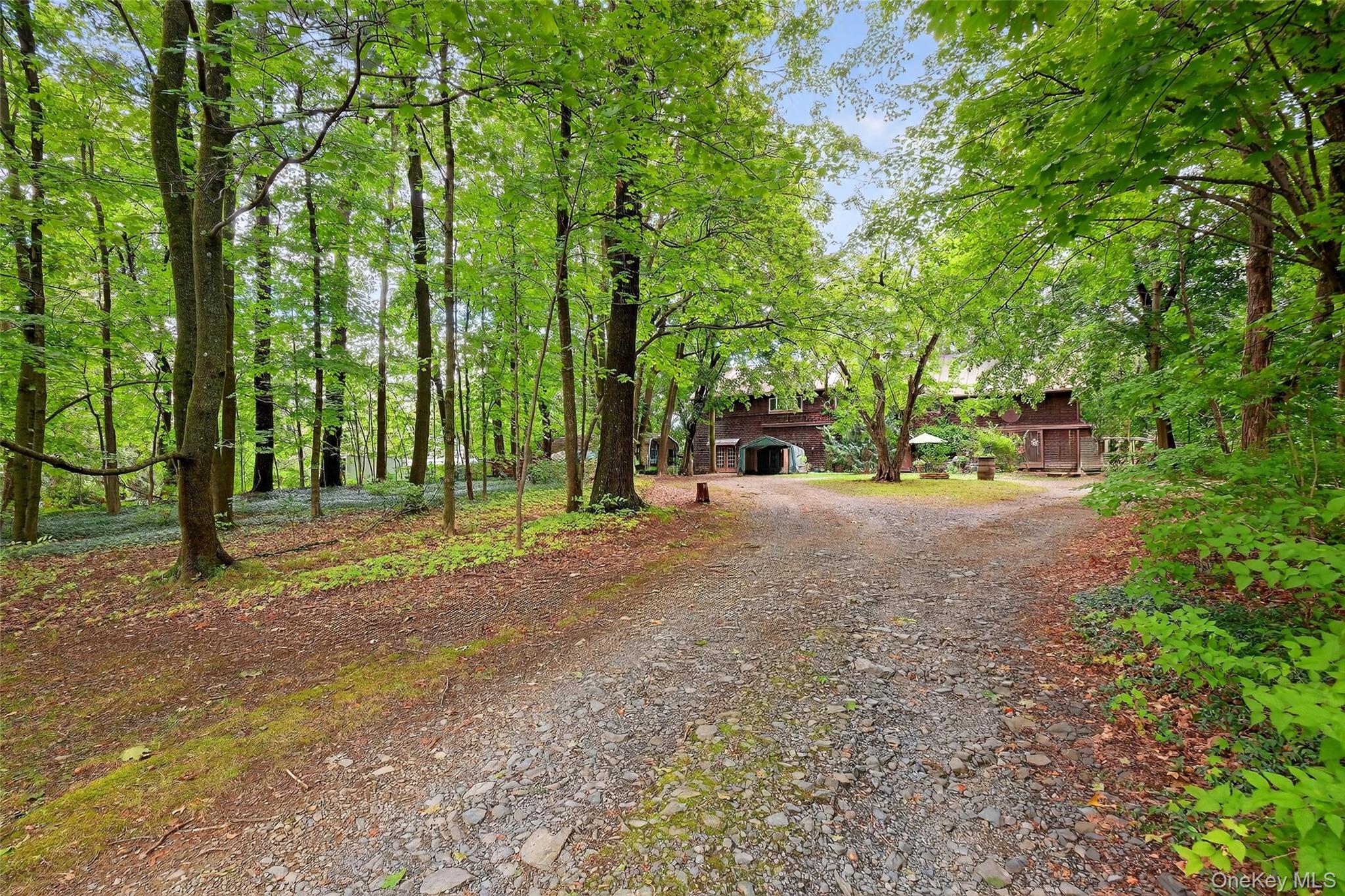 86 State Route 32 S, New Paltz, NY 12561