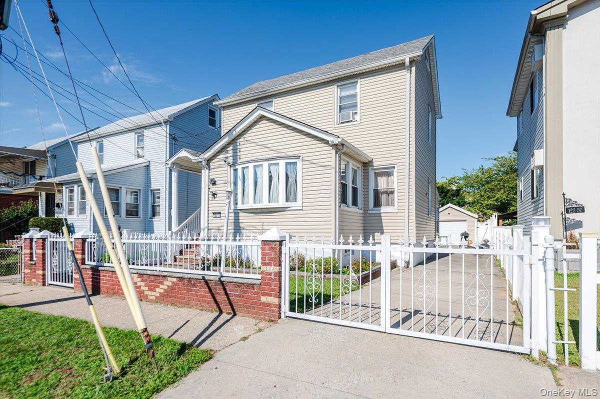 12253 Milburn Street, Saint Albans, NY 11413