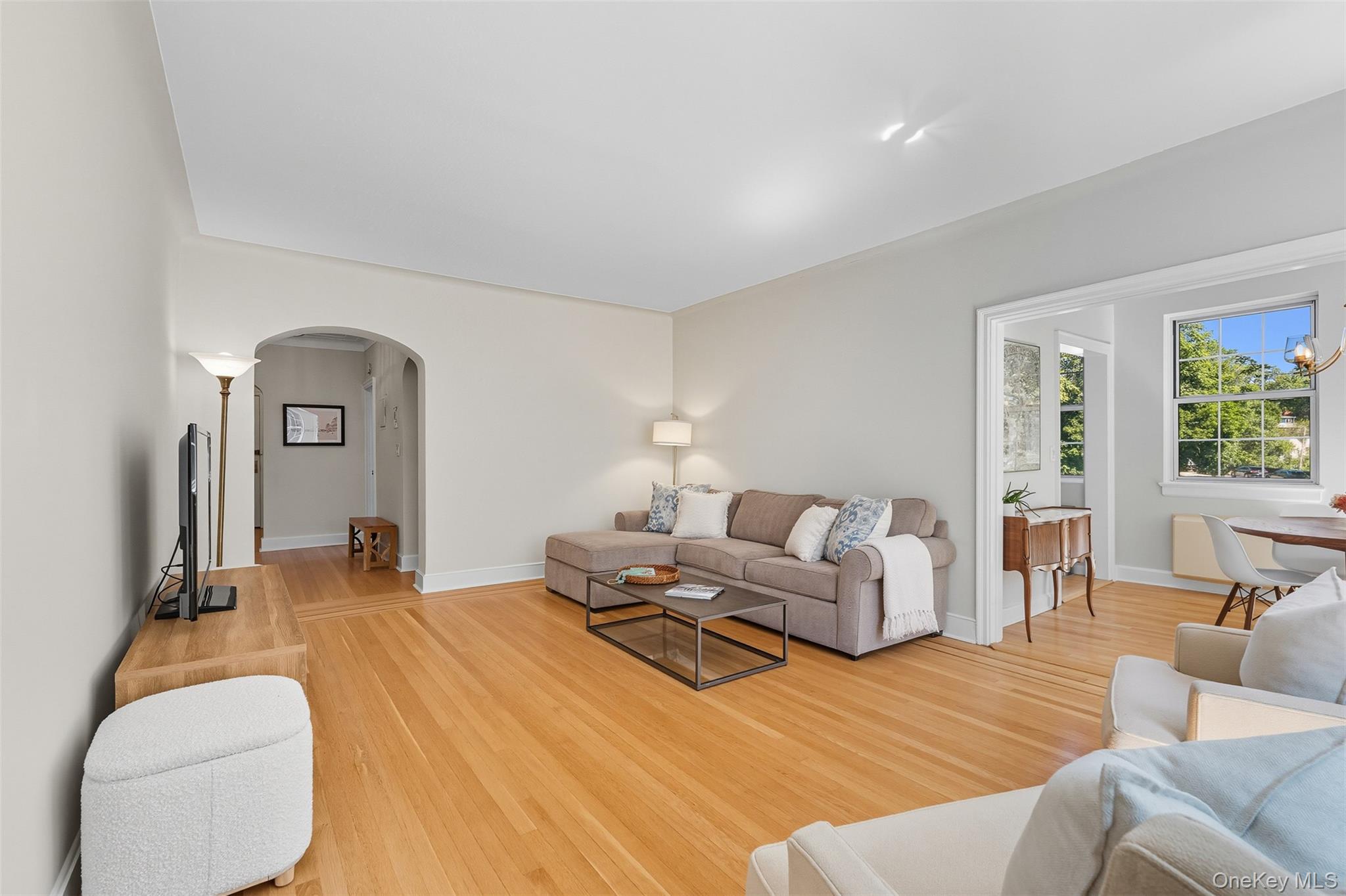 16 N Chatsworth Avenue # 214, Larchmont, NY 10538