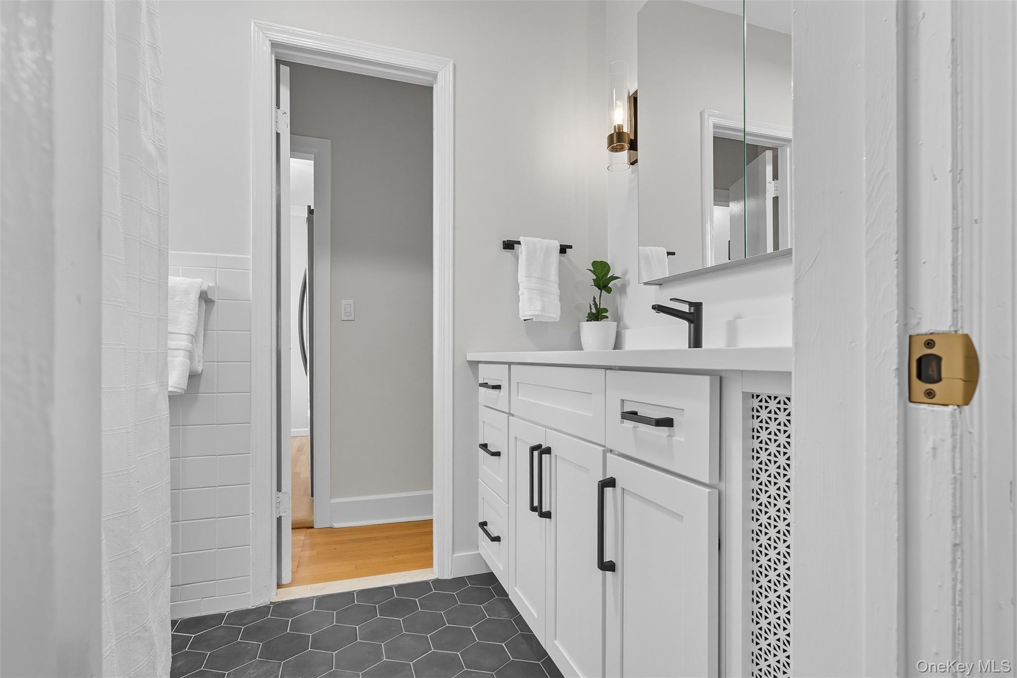 16 N Chatsworth Avenue # 214, Larchmont, NY 10538