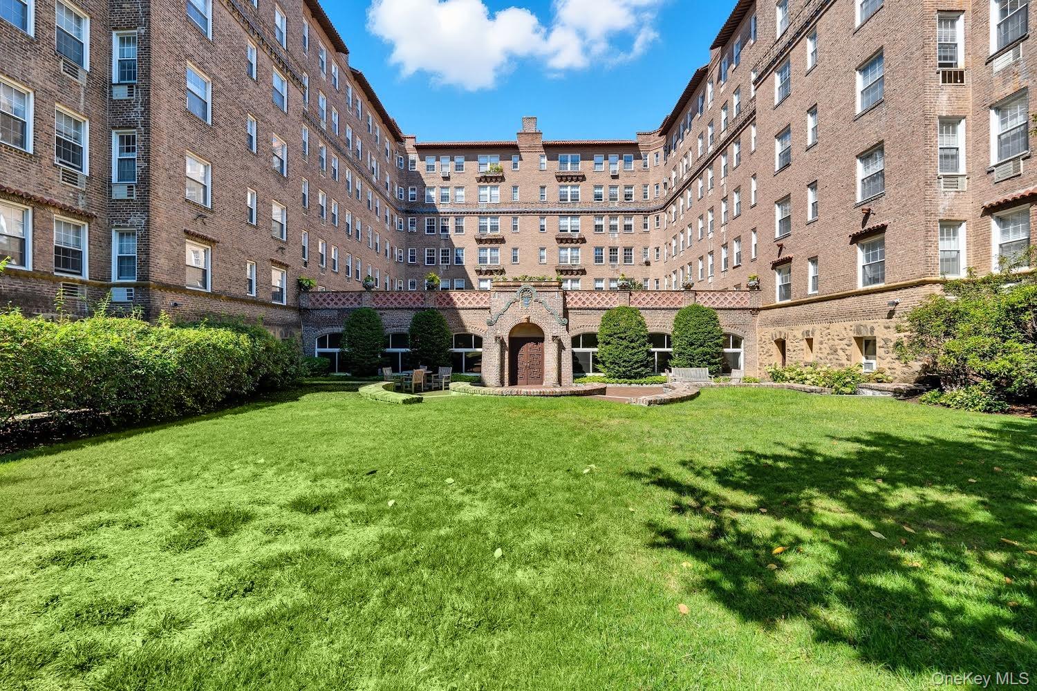 16 N Chatsworth Avenue # 214, Larchmont, NY 10538