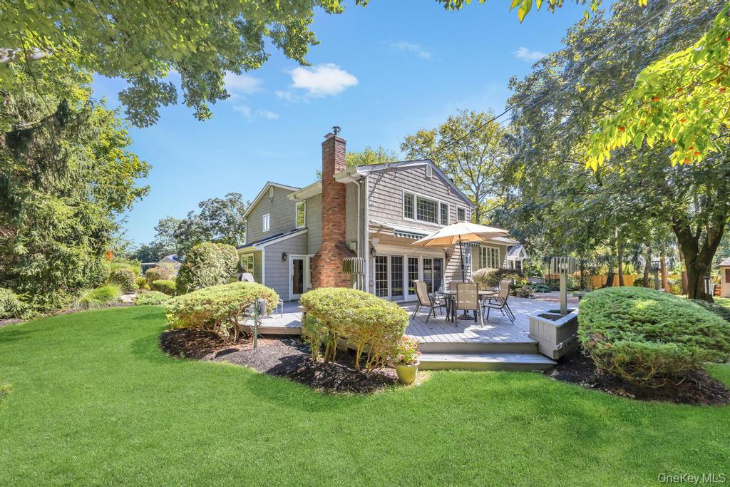 40 Somerset Place, Syosset, NY 11791