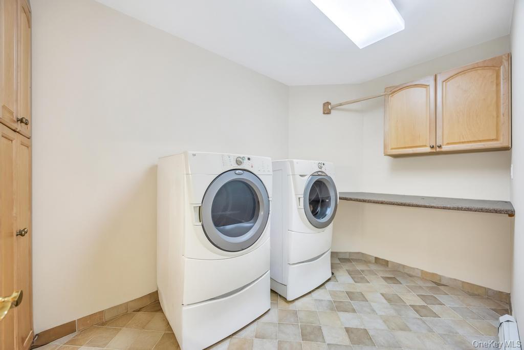 40 Somerset Place, Syosset, NY 11791