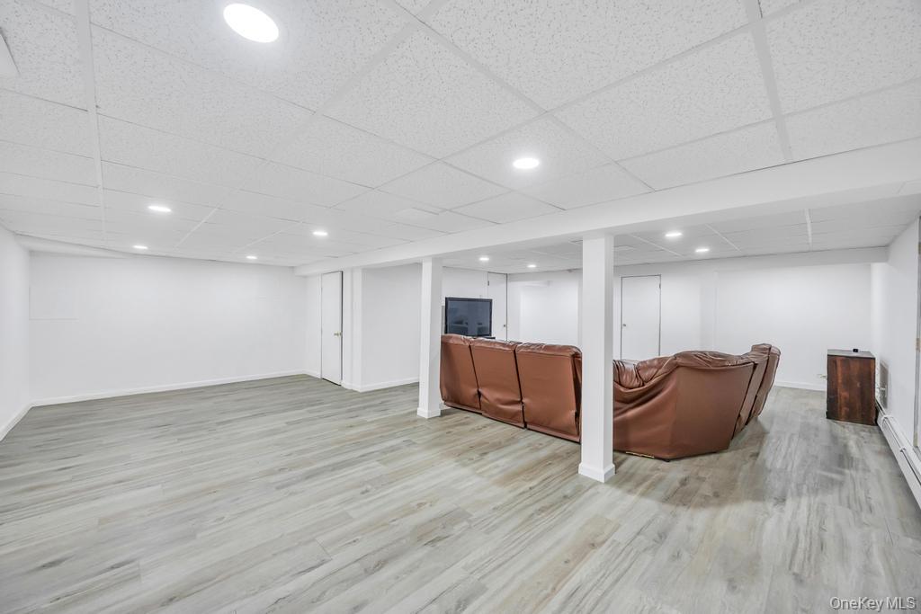 40 Somerset Place, Syosset, NY 11791