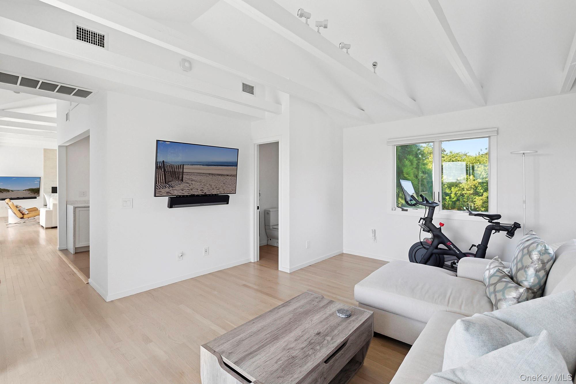 4 Bayberry Lane, Remsenburg, NY 11960