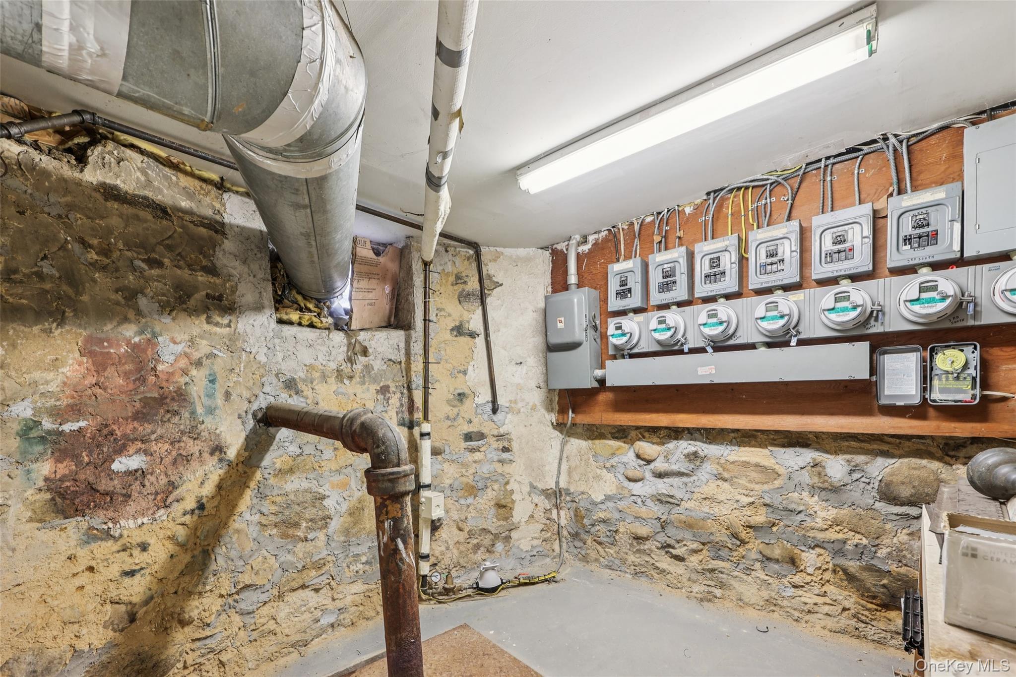 34 Clarendon Avenue, Yonkers, NY 10701