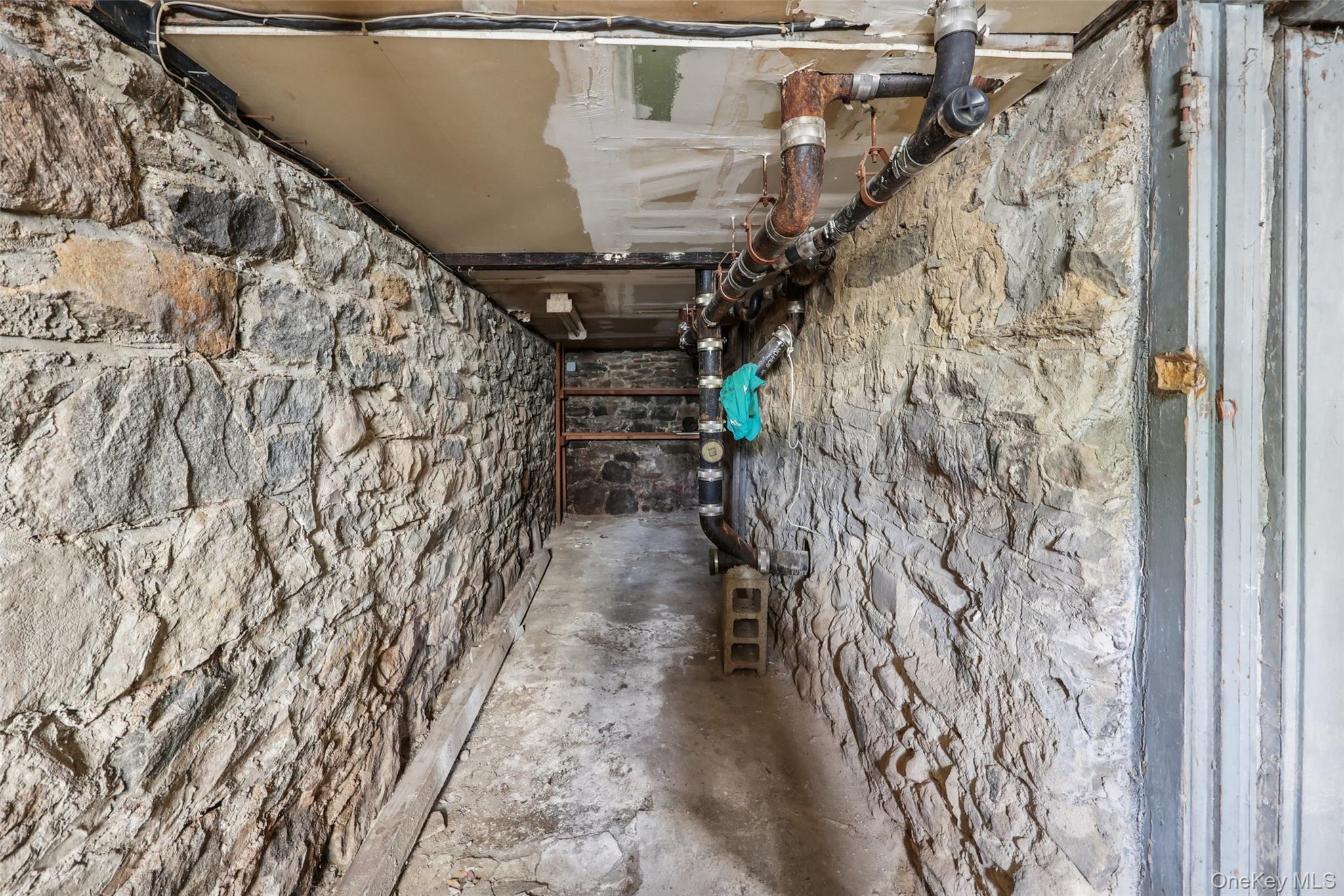 34 Clarendon Avenue, Yonkers, NY 10701