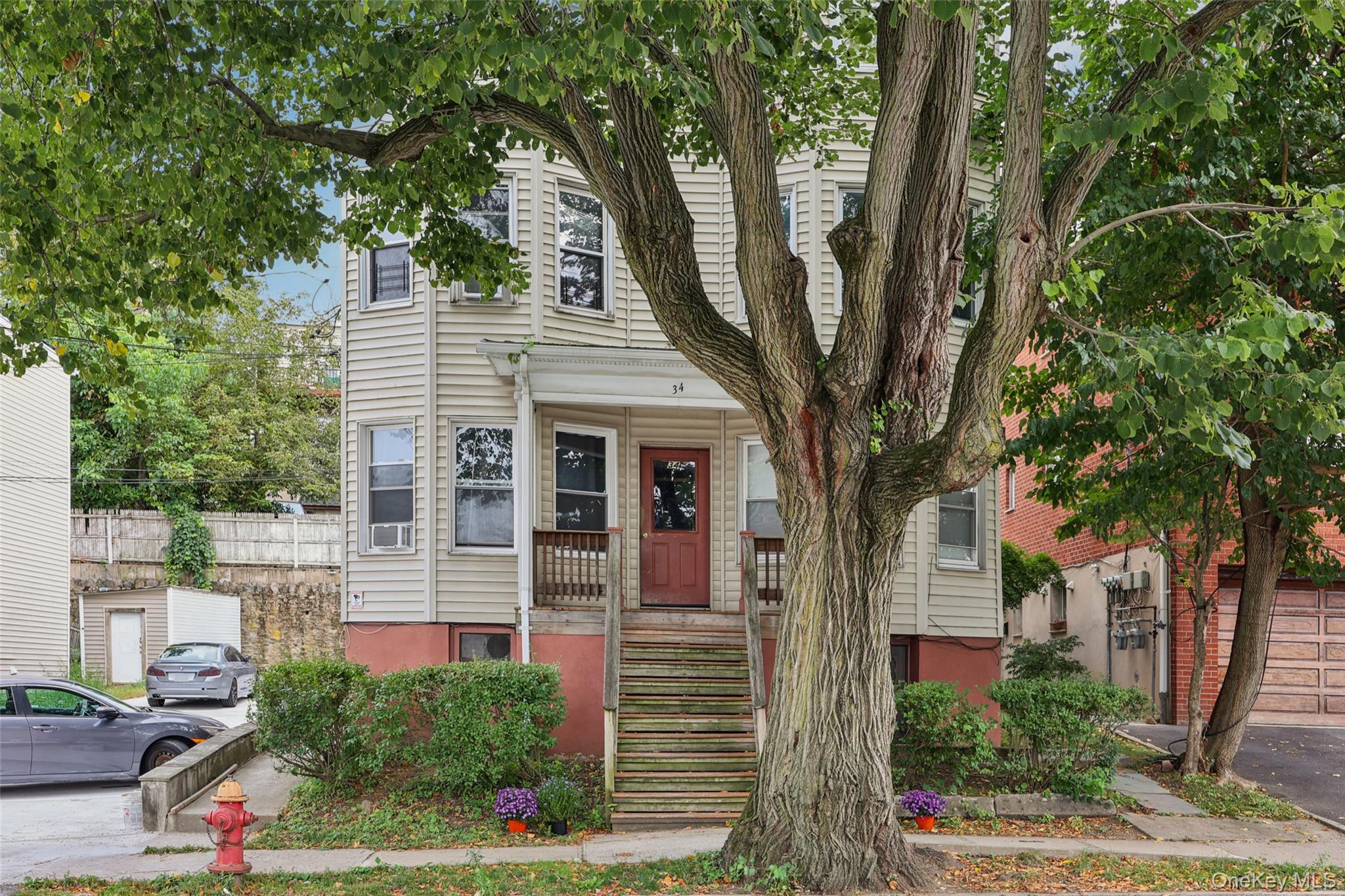 34 Clarendon Avenue, Yonkers, NY 10701
