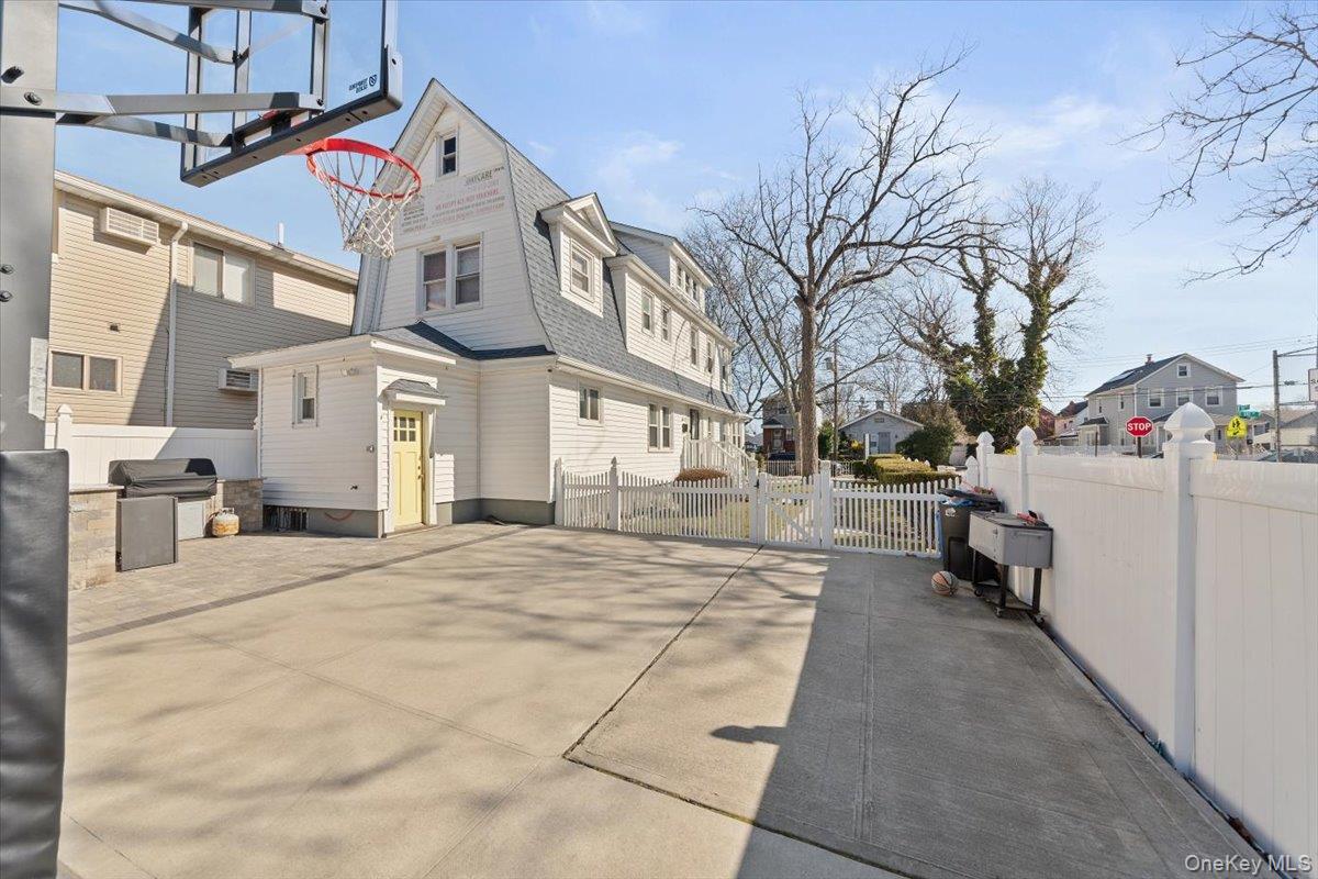 120-44 192nd Street, Saint Albans, NY 11412