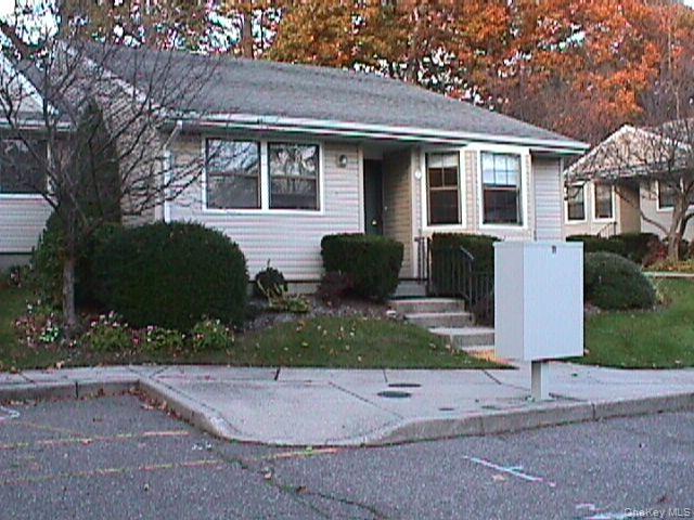 7 Patriot Court, Huntington, NY 11743
