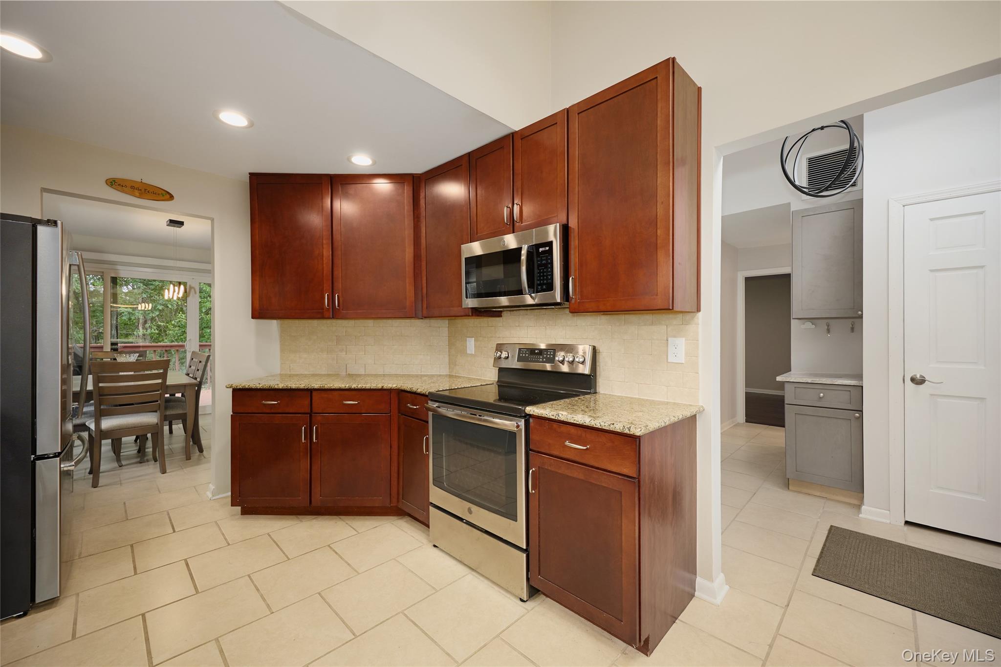 41 Bridle Path Road, Ossining, NY 10562