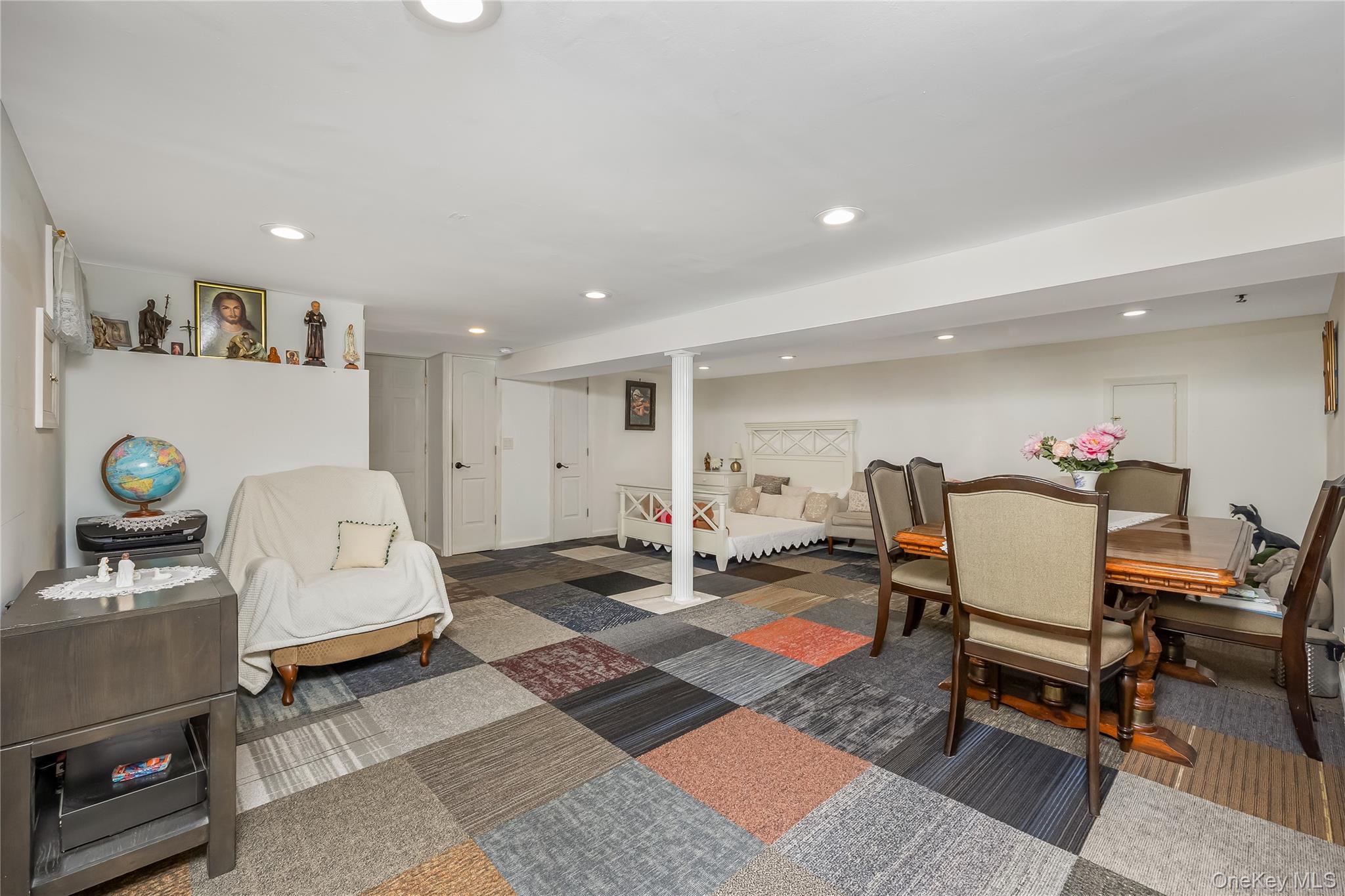 2 Hamilton Street, Farmingdale, NY 11735