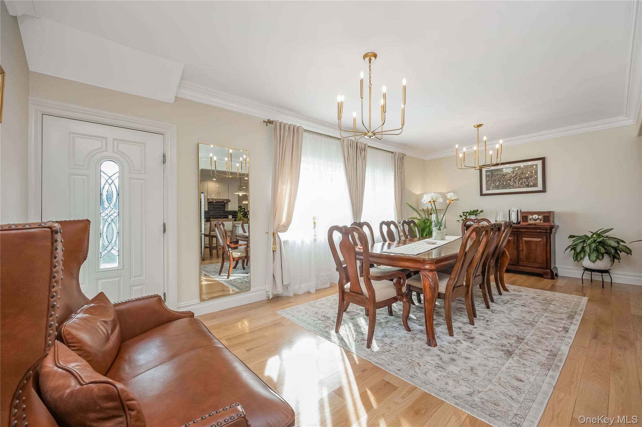 2 Hamilton Street, Farmingdale, NY 11735