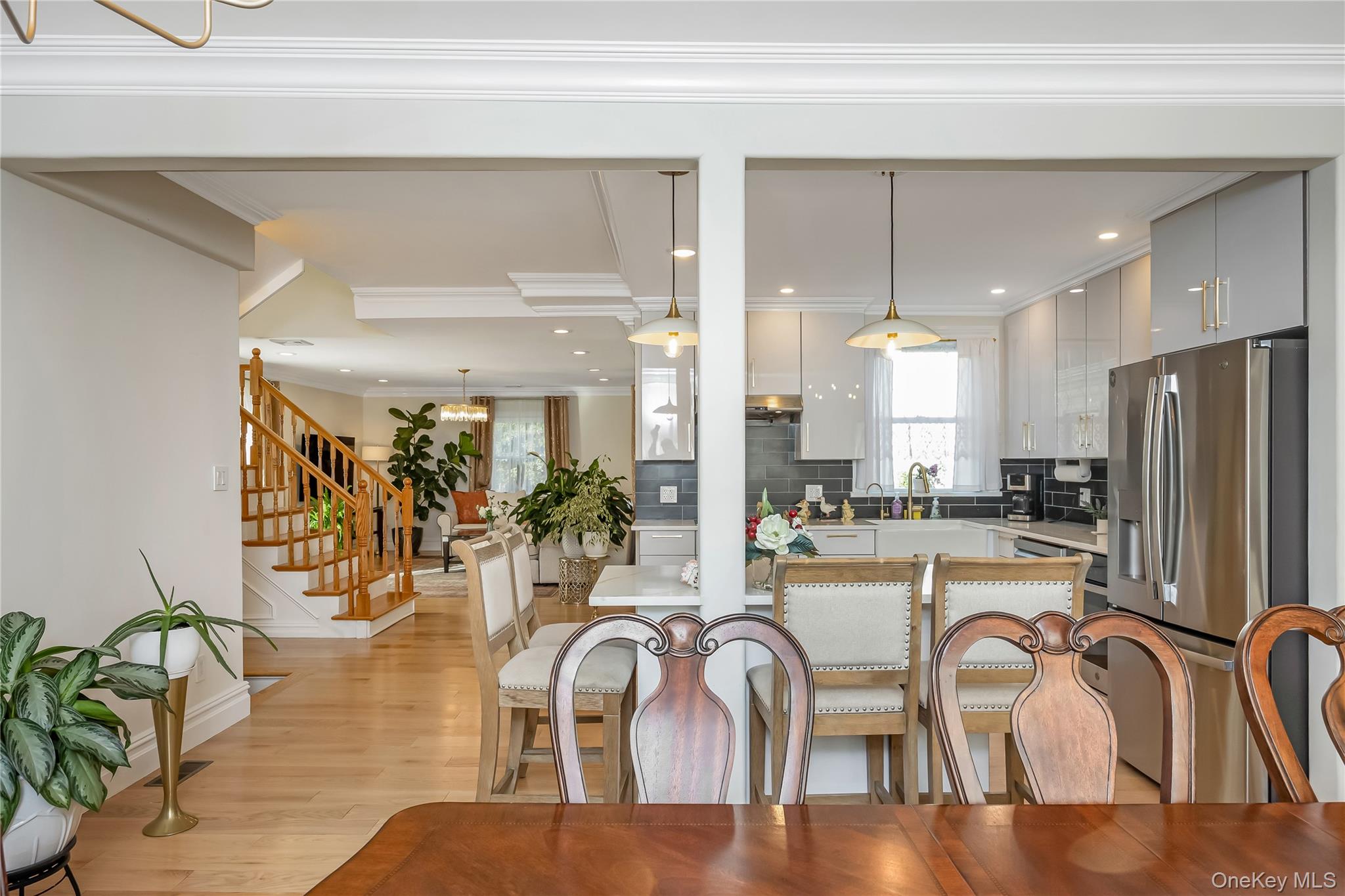 2 Hamilton Street, Farmingdale, NY 11735