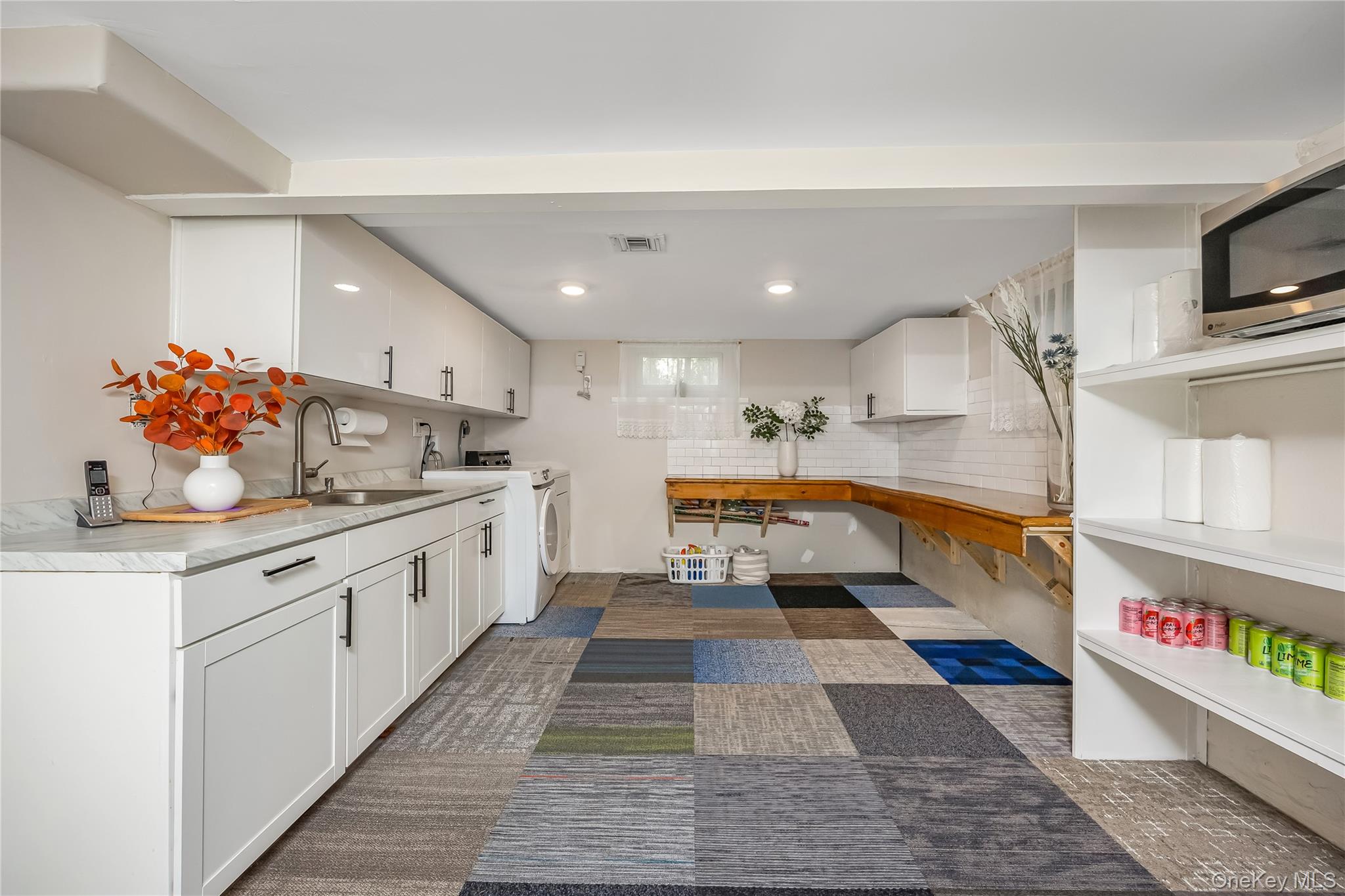 2 Hamilton Street, Farmingdale, NY 11735