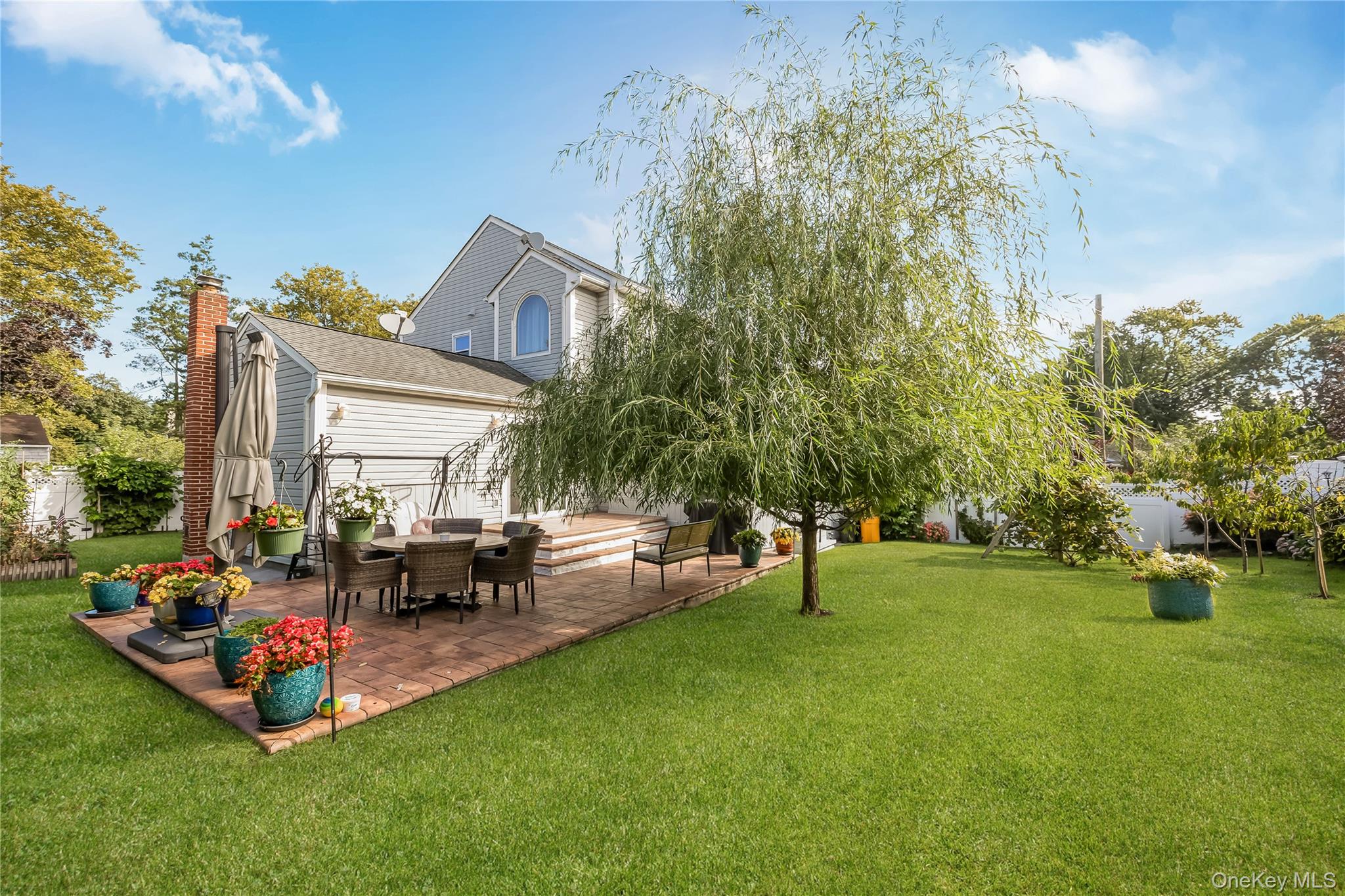 2 Hamilton Street, Farmingdale, NY 11735