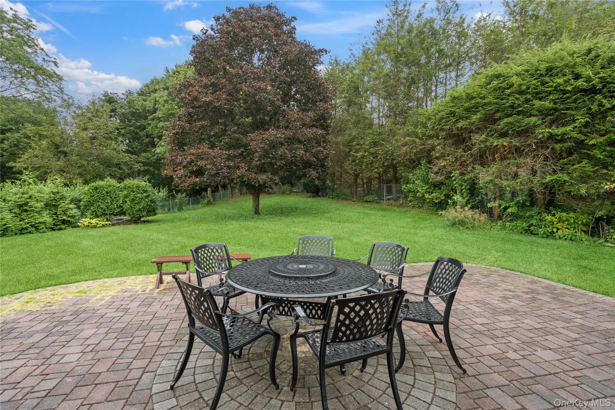 20 Frazer Drive, Greenlawn, NY 11740