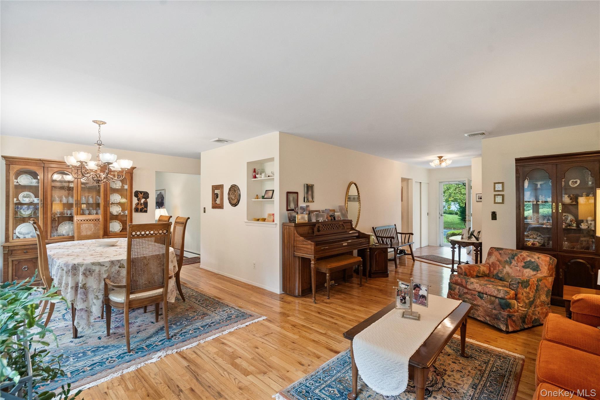 20 Frazer Drive, Greenlawn, NY 11740