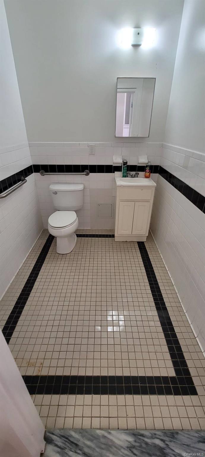 1575 Bathgate Avenue # Comm 3, Bronx, NY 10457