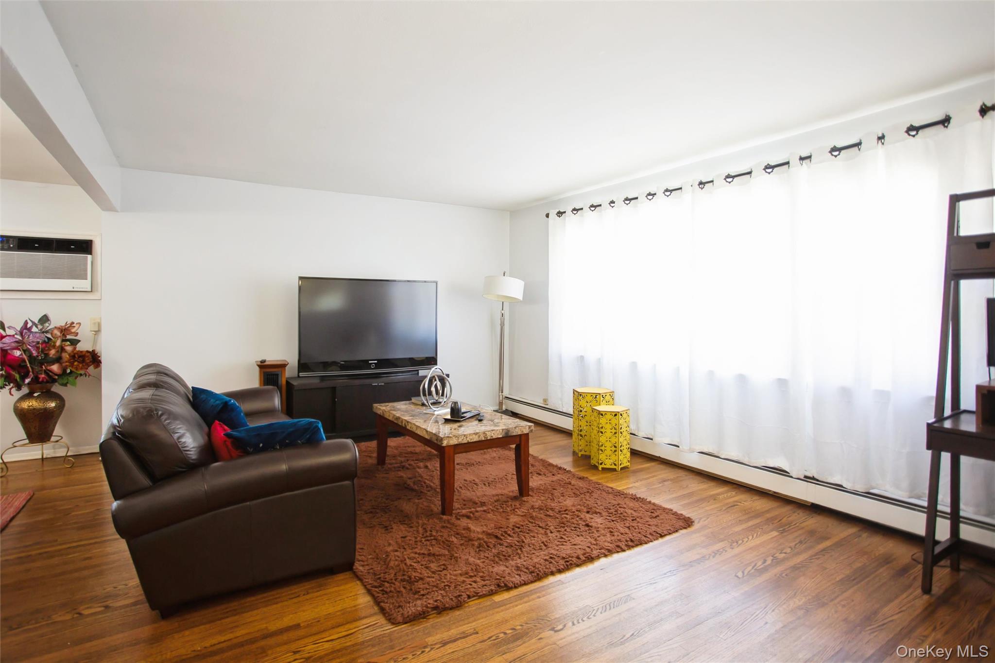 200 E Euclid Street, Valley Stream, NY 11580