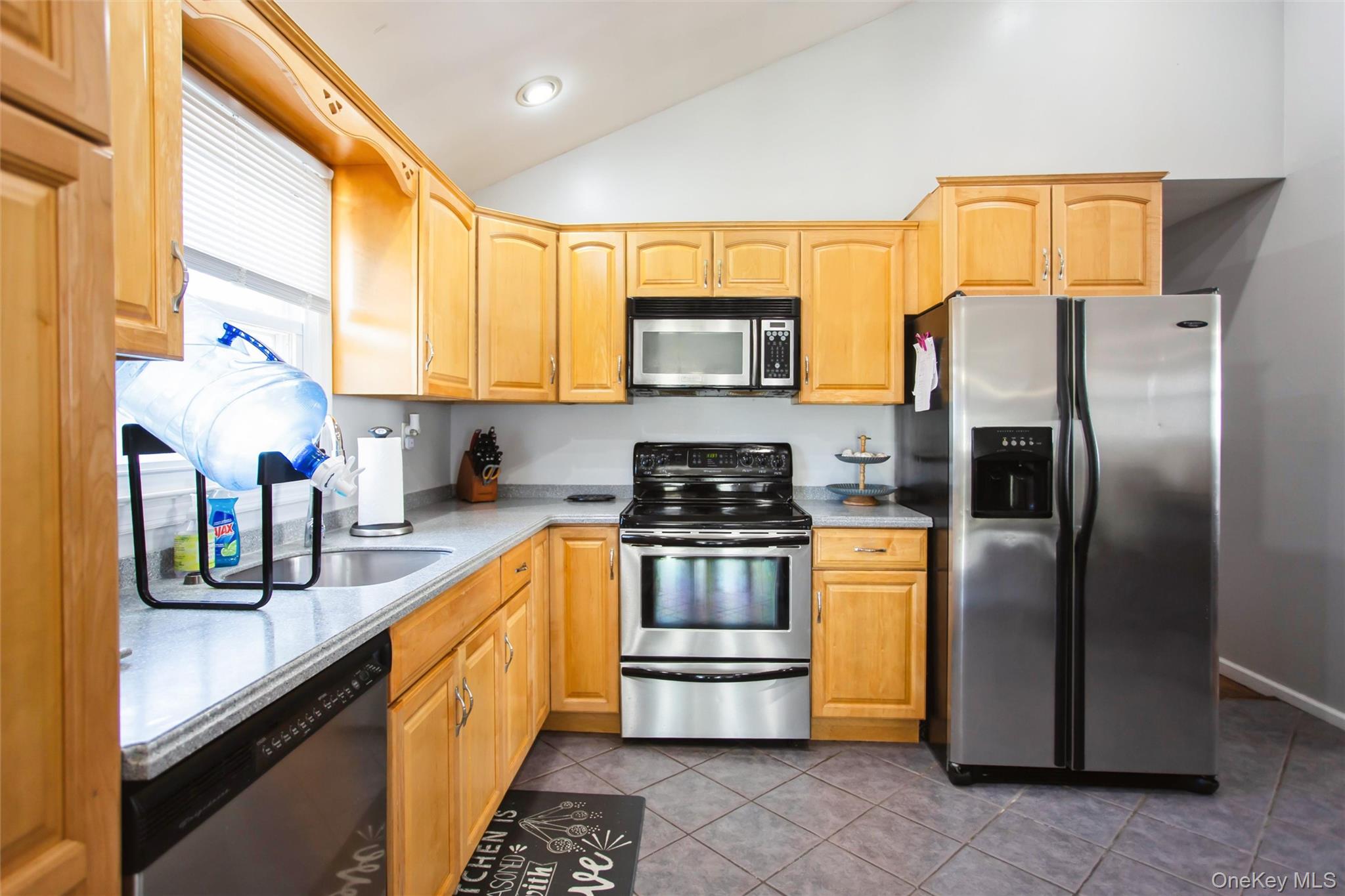 200 E Euclid Street, Valley Stream, NY 11580