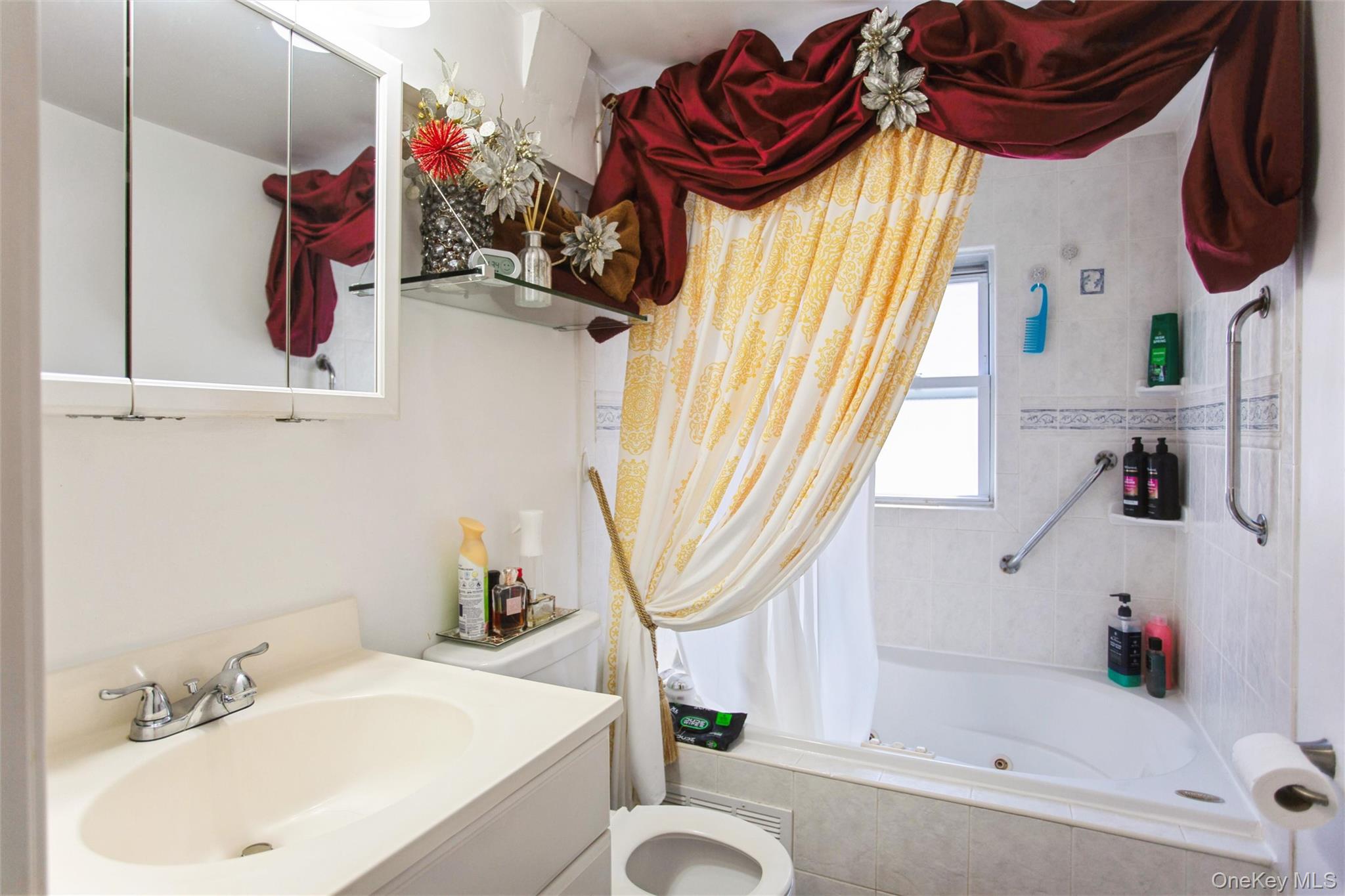 200 E Euclid Street, Valley Stream, NY 11580