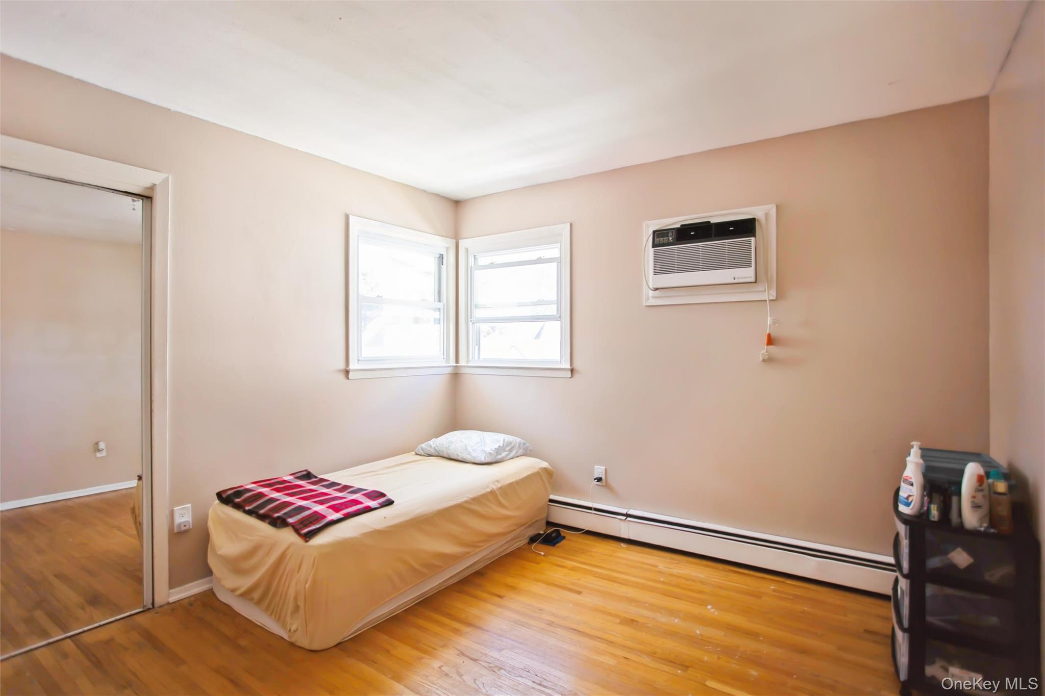 200 E Euclid Street, Valley Stream, NY 11580