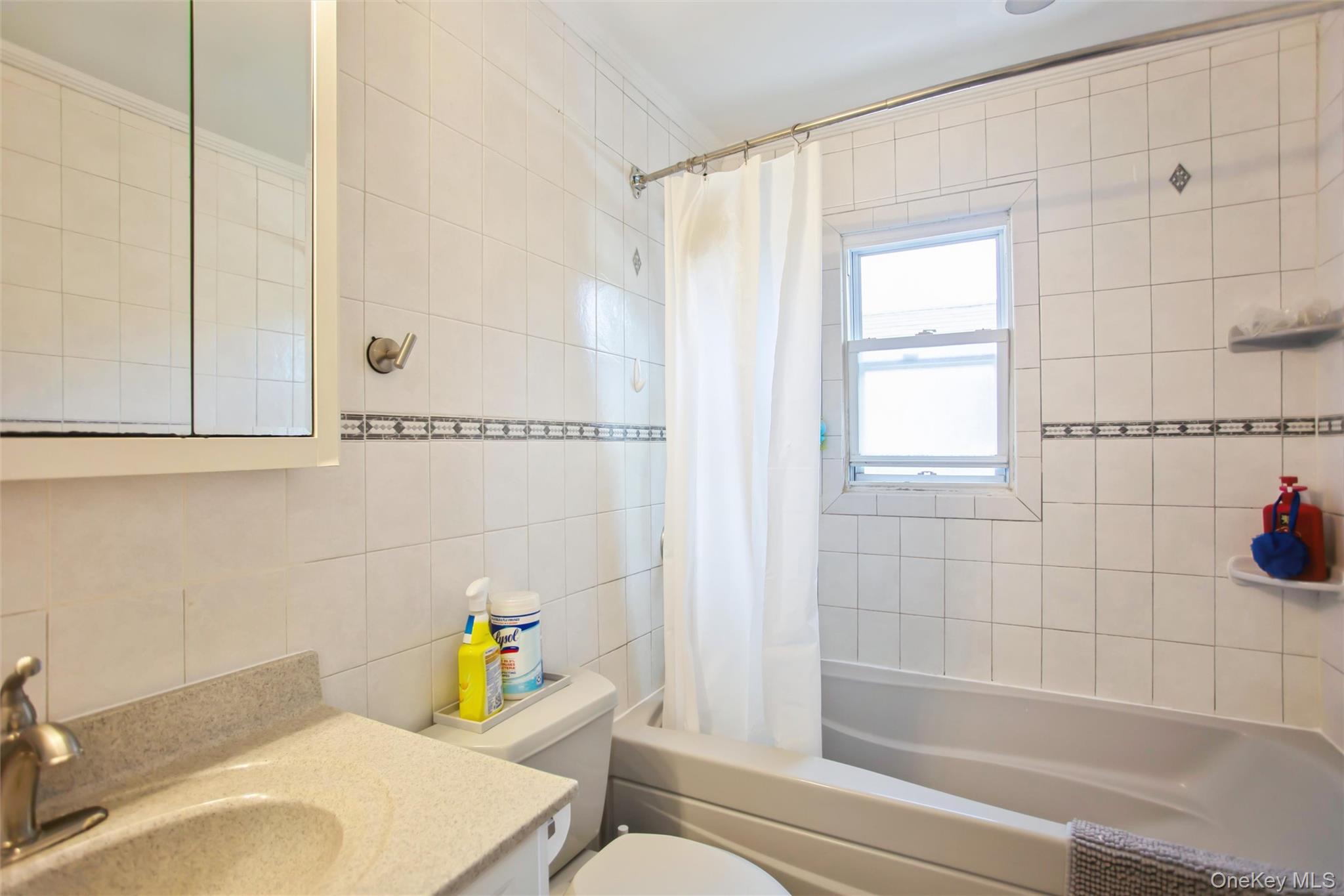 200 E Euclid Street, Valley Stream, NY 11580