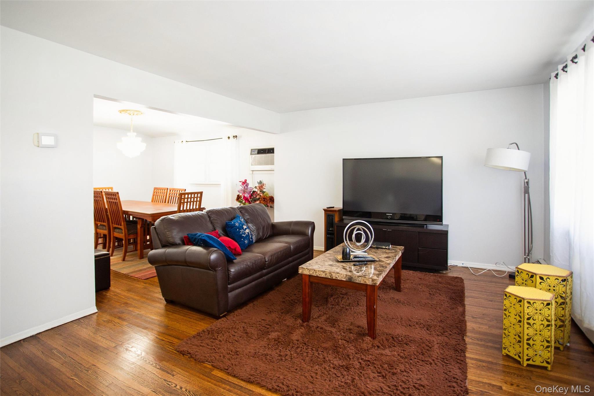 200 E Euclid Street, Valley Stream, NY 11580