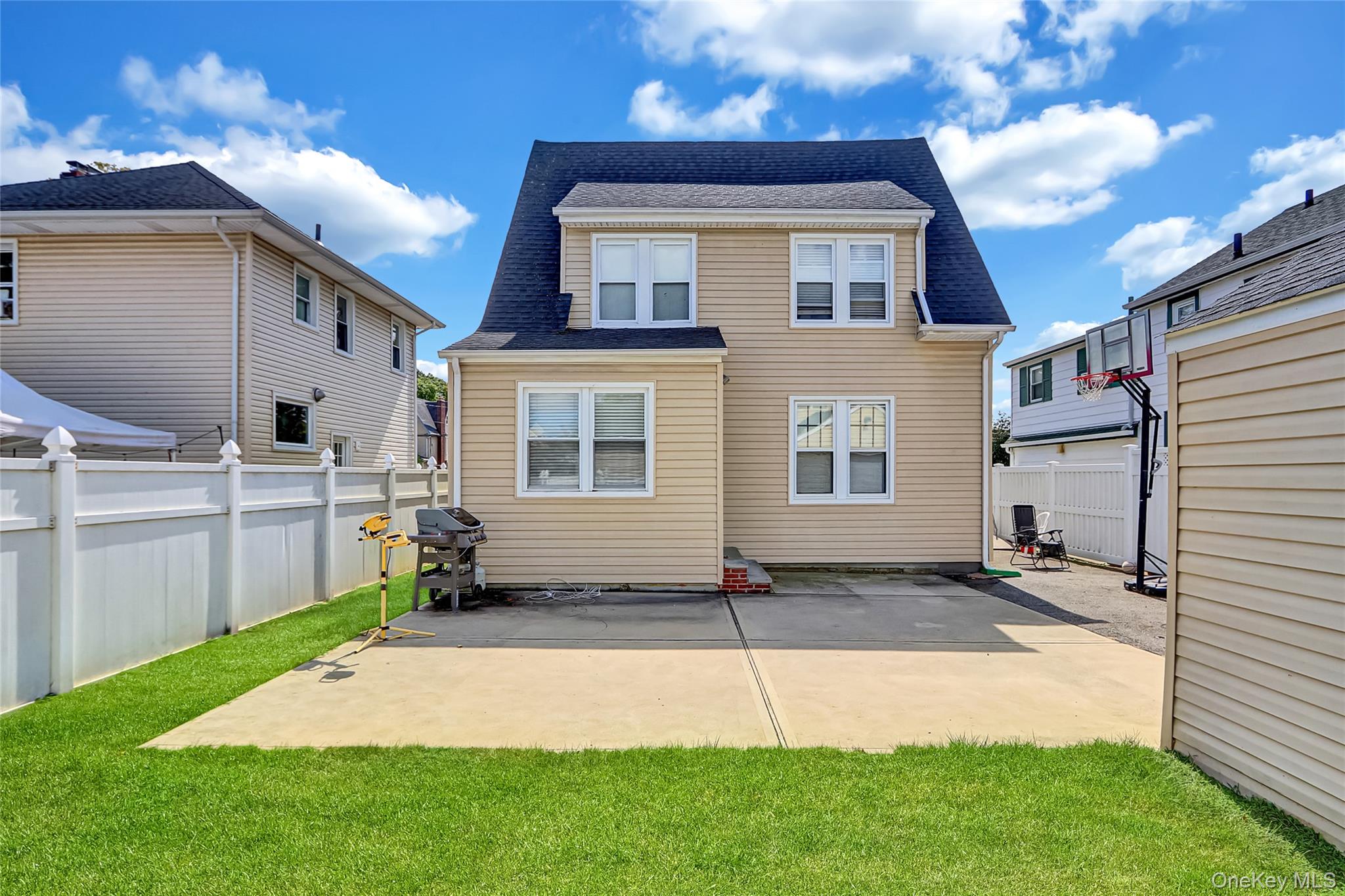 97 E Beverly Parkway, Valley Stream, NY 11580