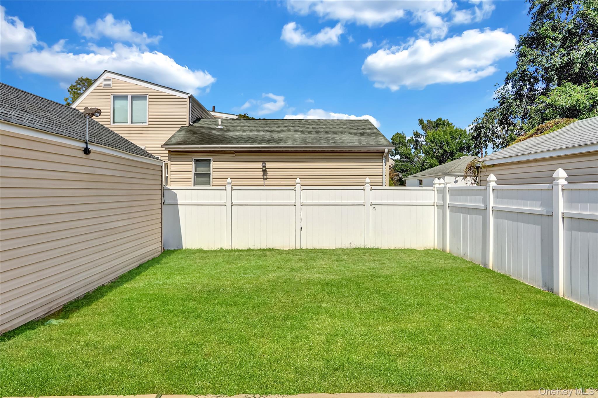 97 E Beverly Parkway, Valley Stream, NY 11580