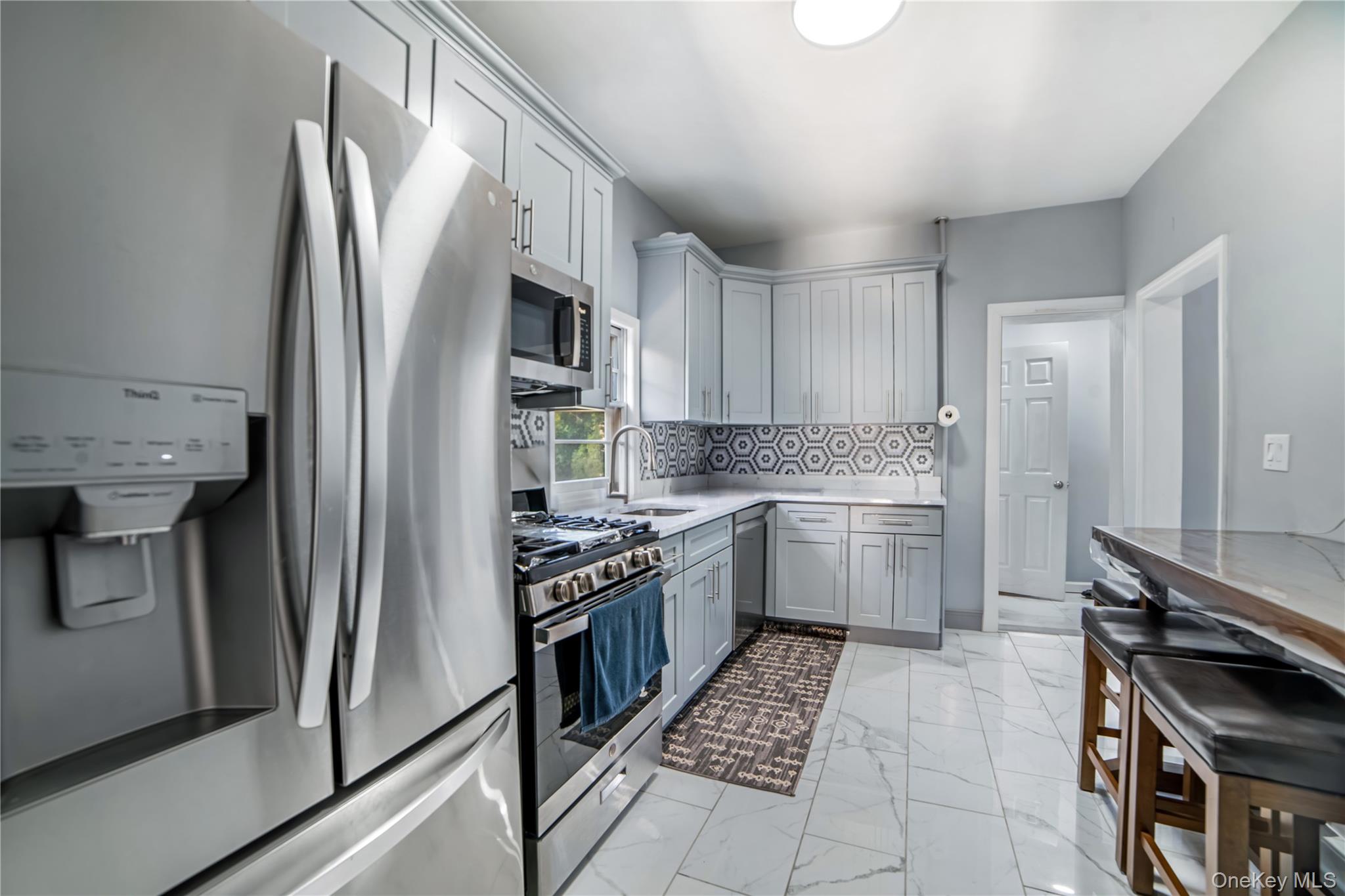 7 Willis Avenue, Floral Park, NY 11001