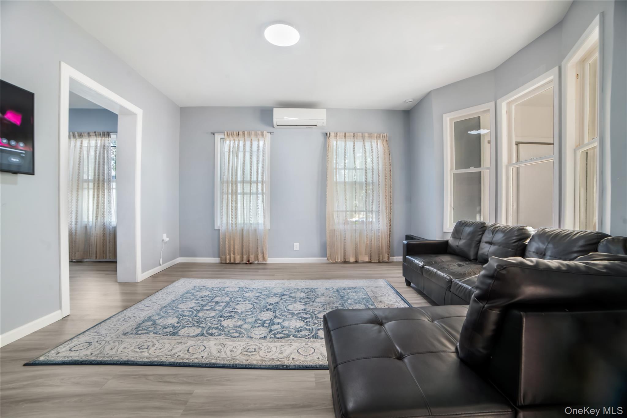 7 Willis Avenue, Floral Park, NY 11001