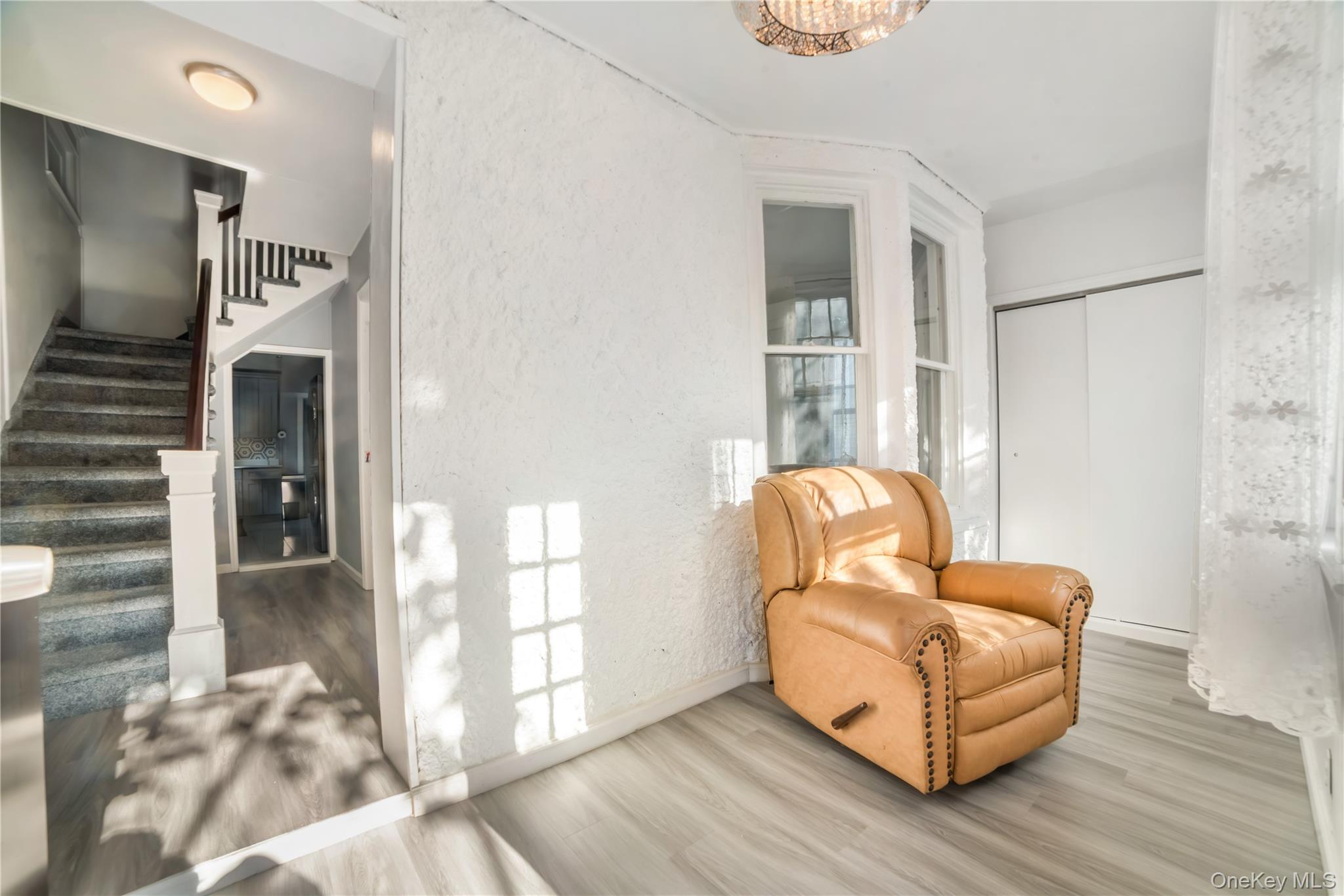 7 Willis Avenue, Floral Park, NY 11001